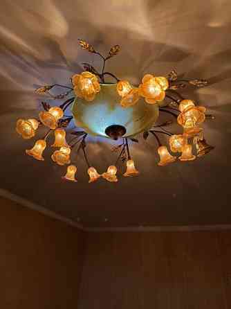 Продаю кованную люстру в отличном состоянии очень красивая Бишкек