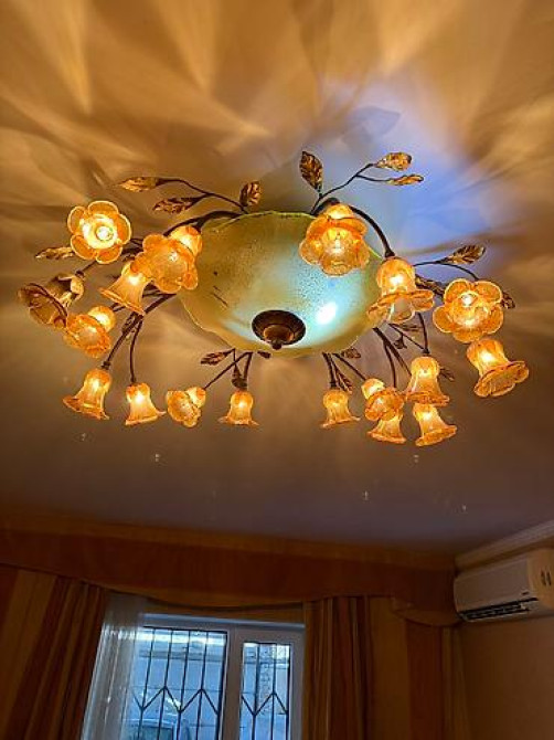 Продаю кованную люстру в отличном состоянии очень красивая Бишкек - изображение 3