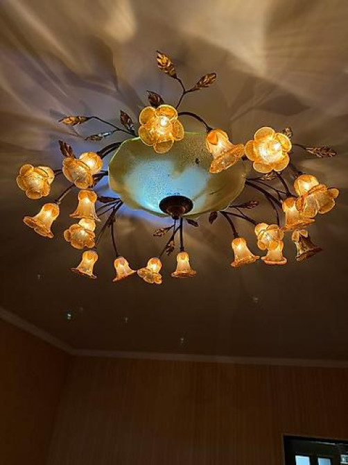 Продаю кованную люстру в отличном состоянии очень красивая Бишкек - изображение 2