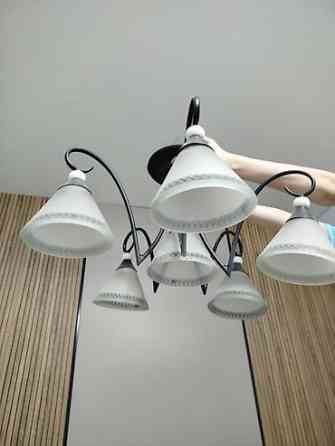 Люстра большая 1500 сом и поменьше 500 сом. только звонить Бишкек