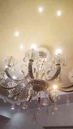 Классическая потолочная люстра с подвесками( хрусталь ) Италия Бишкек