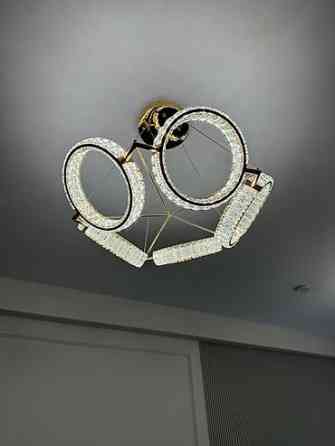 Потолочная светодиодная люстра с кристаллами и золотистой фурнитурой Бишкек