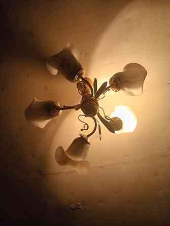 Продам люстру Люстра. Б/у. Состояние хорошее. Практически новая Бишкек