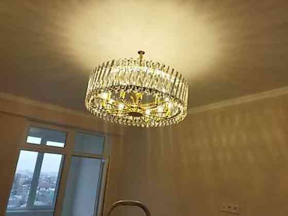 Две потолочные люстры.сросная цена за две люстры 80см диаметр хрусталь Бишкек