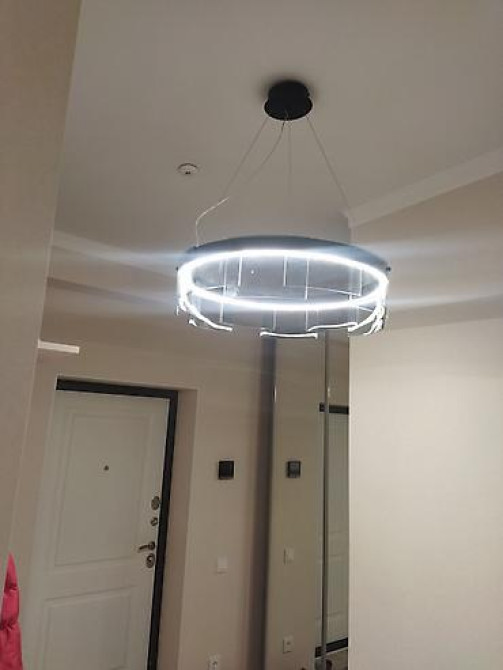 Две потолочные люстры.сросная цена за две люстры 80см диаметр хрусталь Bishkek - photo 2