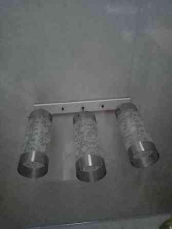 В городе Талас продается люстра, б/у. В стиле хай-тек. смотрится очень Бишкек