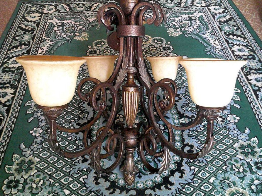 Продаю большую красивую люстру. 6ти рожковая, б\у в отличном Бишкек - изображение 1