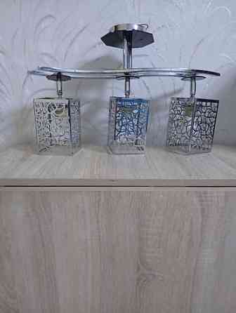 Продаю люстру состояние отличное район 4 гор больница цена 1200 сом Бишкек