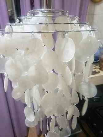 Подвесной абажур/люстра-каскад с подвесками из перламутровых пластин Бишкек