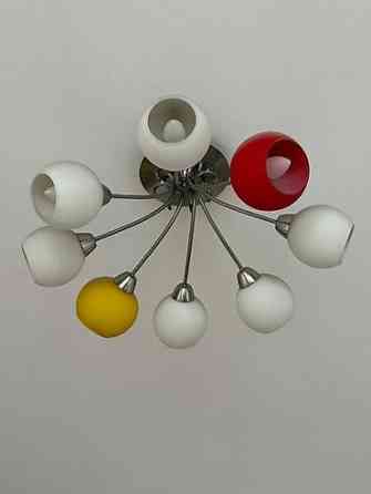 Продаю б/у Потолочные люстры (2 модели) 1) Современная многолучевая Бишкек