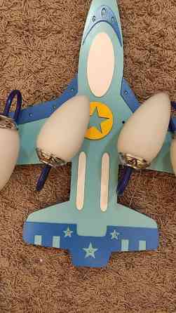 Классная люстра в детскую Все работает, без лампочек В отличном Бишкек