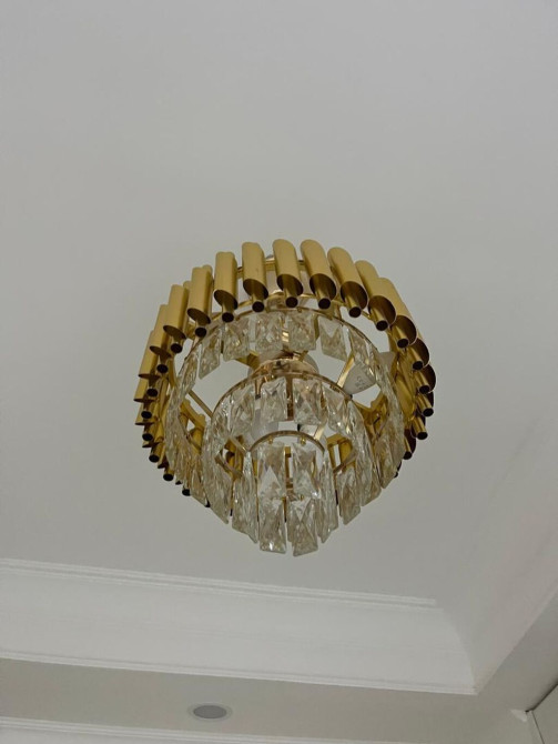 (3+4) Три потолочные Люстры (одна овальная) и 4 настенных светильника Bishkek - photo 1