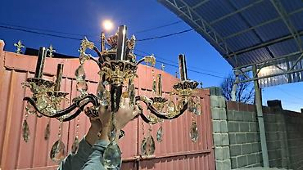 Классическая потолочная люстра на 6 рожков - Материал: металл с Бишкек - изображение 3