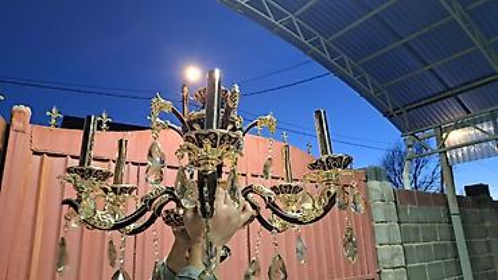 Классическая потолочная люстра на 6 рожков - Материал: металл с Бишкек - изображение 4