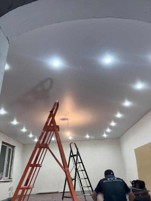 Современный натяжной потолок Цветовой линия Магнитный трек установка Bishkek - photo 1