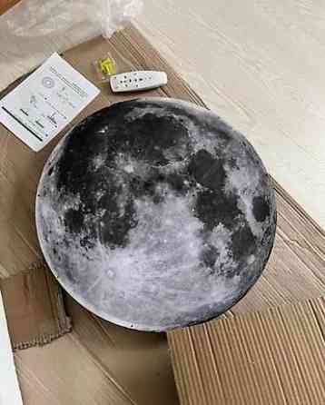 Настенный светильник в виде луны/земли, диаметром до 1 метра. Цена Bishkek