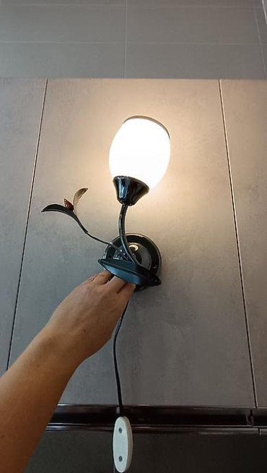 Светильник новый 
крепится на стену Бишкек - изображение 1