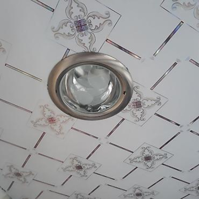 Светильник новый,в коробке.точно такой как на фото.под 2 обычные Бишкек - изображение 1