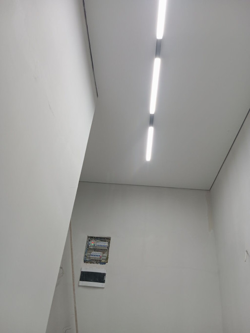 Встраиваемые световые линии на потолке - Лаконичные продольные Бишкек - изображение 1