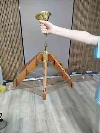 Люстра поменьше 500 сом. большая 1500 сом.только звонить Бишкек