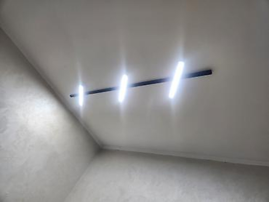 Линейный потолочный светильник на треке - Тип: магнитная трековая Бишкек - изображение 1