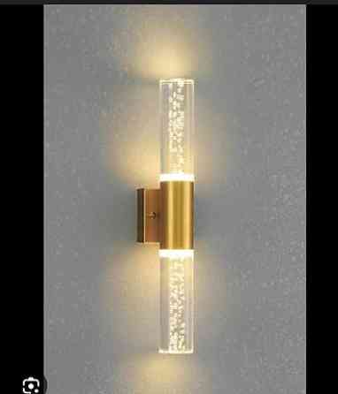 Настенный светильник с двумя прозрачными акриловыми плафонами в форме Бишкек