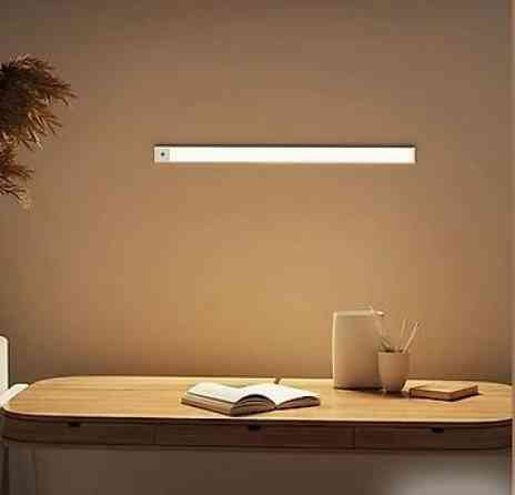 Перезаряжаемая трехцветная лампа с датчиком движения на магнитном Бишкек