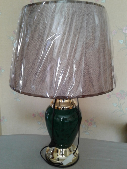 Продаю настольную в лампу в отличном состоянии под малахит с новым Бишкек - изображение 1