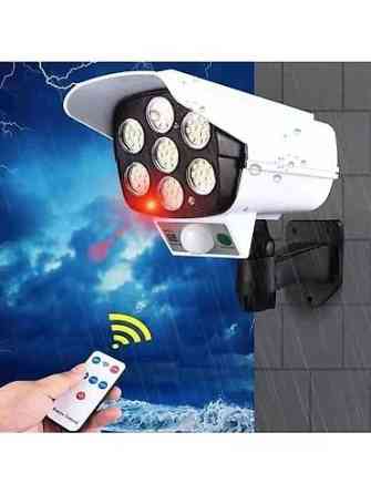 Уличный светильник с солнечной батареей и датчиком движения выглядит Бишкек