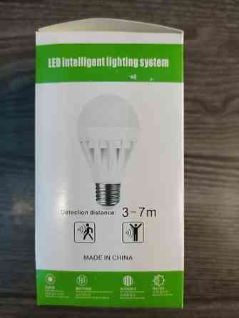 Лампа с датчиком движения. Работает в темнотеночью при движение Бишкек