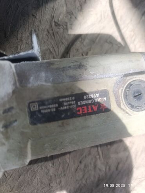 Срочно продаю бу болгарка 230 состояние отличное Бишкек - изображение 2