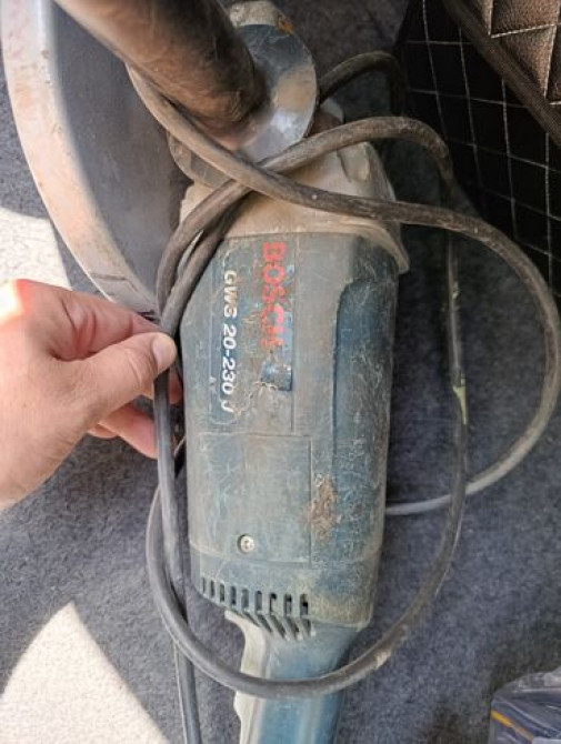 Продаю оригинальную болгарку немецкой фирмы BOSCH GWS 20-230 J Бишкек - изображение 2