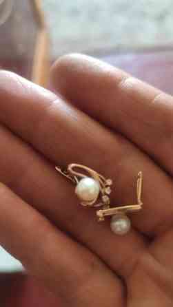 Продаю серьги с натуральным жемчугом и бриллиантами. Новые, футляр и Бишкек