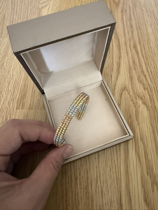 Браслет, золото 750 пробы 13.2 грамм трёхрядный, в фирменной коробке Бишкек - изображение 1