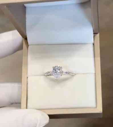 Элегантное кольцо из серебра 925 пр центральным камнем грушевидной Бишкек