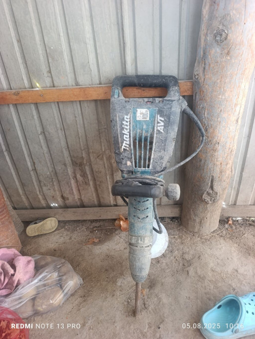 Отбойный молоток Makita AVT в корпусе серого и бирюзового цвета с Бишкек - изображение 1