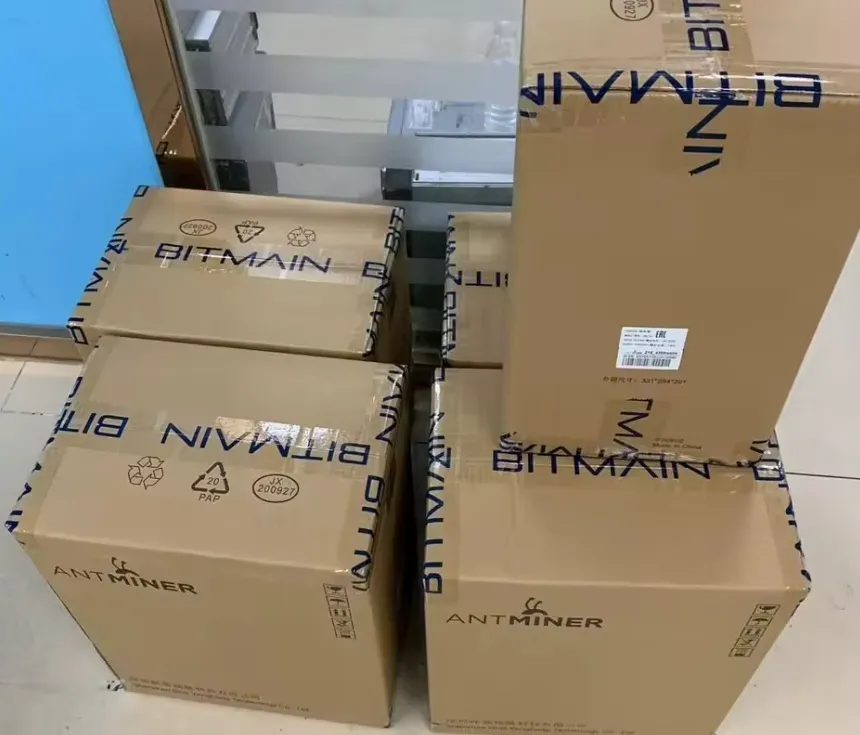 Се продава Bitmain Antminer Zcash Z15 Pro ZEC 2999 USDT Ош - изображение 3