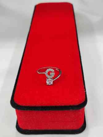 Серебряная колечка с буквай 