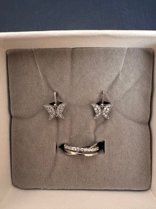 Серебряные серьги, Проба 925, Фианит, Женские, Б/у Бишкек - изображение 1