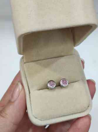 Серебряный серьги гвоздики Серебро 925 Качество отличное Цена 900 Бишкек