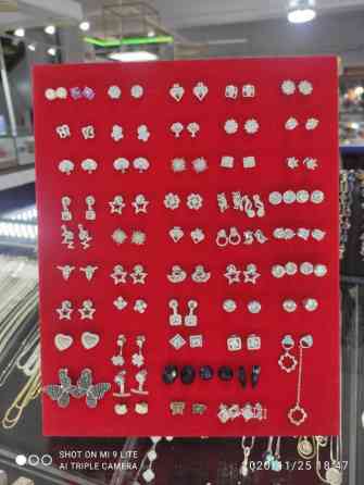 Серьги-гвоздики
Серебро 925 пробы
Дизайн Италия

Есть доставка Бишкек