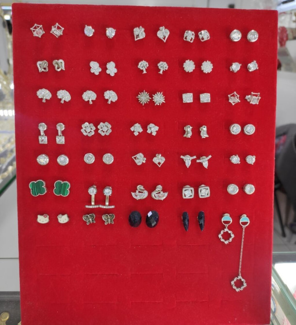 Гвоздики
Серебро 925 пробы
Дизайн Италия
Камни фианиты
Есть доставка Bishkek - photo 1