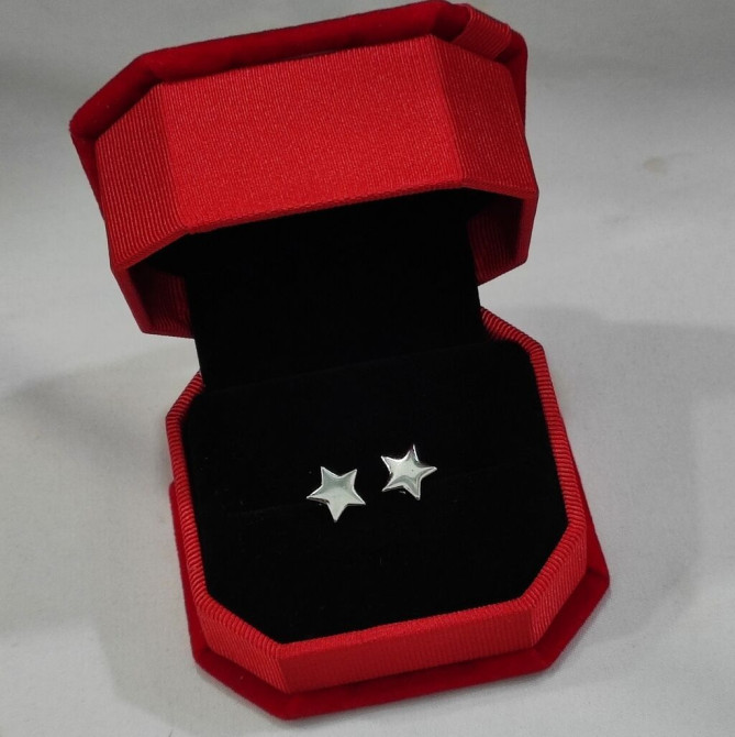 Серьги Гвоздики Серебро 925 пробы Цена 900 сом Для заказа пишите Бишкек - изображение 1