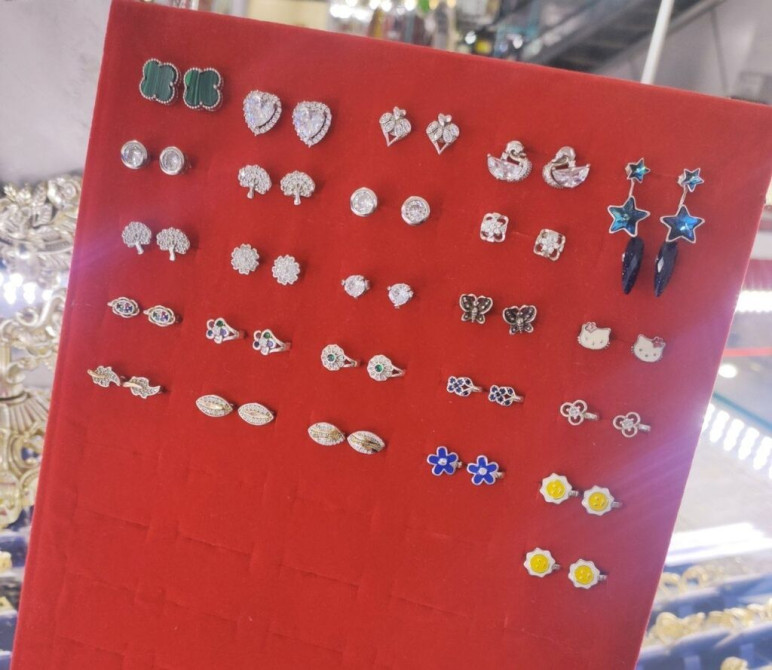 Серьги гвоздики и детские Серебро пробы 925 Для подробности пишите Бишкек - изображение 1