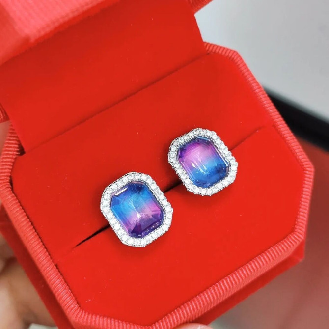 Серебряный Серьги - гвоздики Серебро 925/ пробы Цена 2100сом Для Бишкек - изображение 1