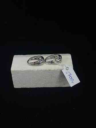 Элегантные серьги-кольца серебристого цвета, украшенные россыпью Бишкек