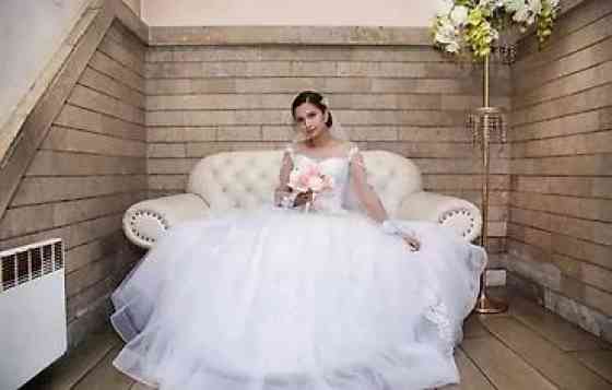 Свадебное платье, Пышная модель, 44, 46 (M), цвет - Айвори, Рукава: Длинные, С подъюбником Бишкек