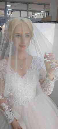 Свадебное платье, Пышная модель, 44, 46 (M), цвет - Айвори, Рукава: Длинные, С подъюбником Бишкек