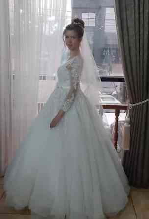 Свадебное платье, Пышная модель, 44, 46 (M), цвет - Айвори, Рукава: Длинные, С подъюбником Бишкек