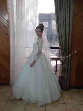 Свадебное платье, Пышная модель, 44, 46 (M), цвет - Айвори, Рукава: Длинные, Завышенная талия Бишкек